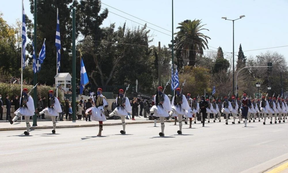 "Πόλεμος" με φόντο τις παρελάσεις - Η ΝΔ κατηγορεί τον ΣΥΡΙΖΑ ότι υποκινεί επεισόδια για την 25η Μαρτίου